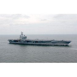 MODELO 1:720 USS RONALD REAGAN